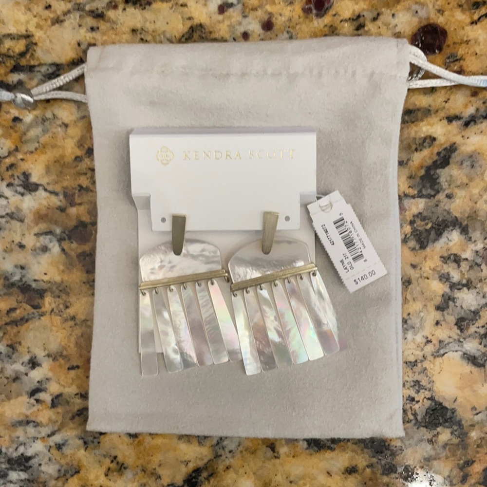 NWT Kendra Scott Layne Earrings ivory MOP shell